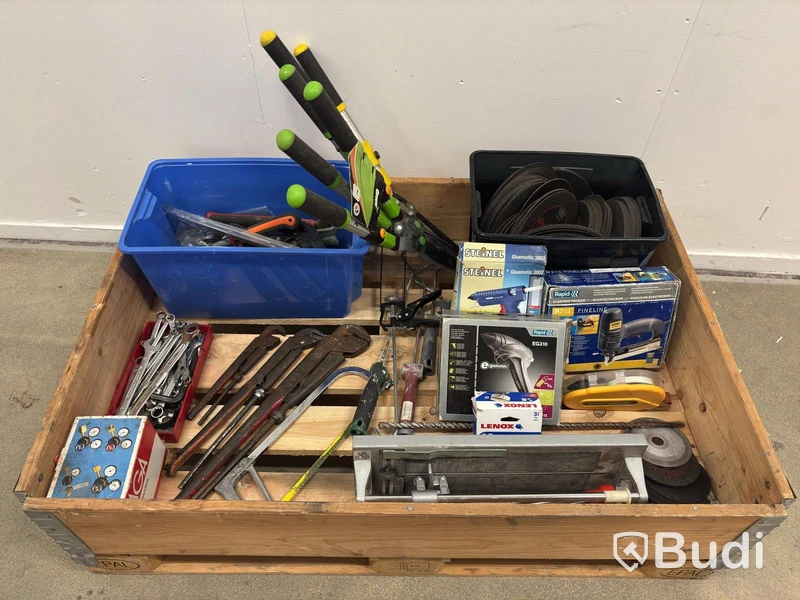 Lot of assorted tools and equipment