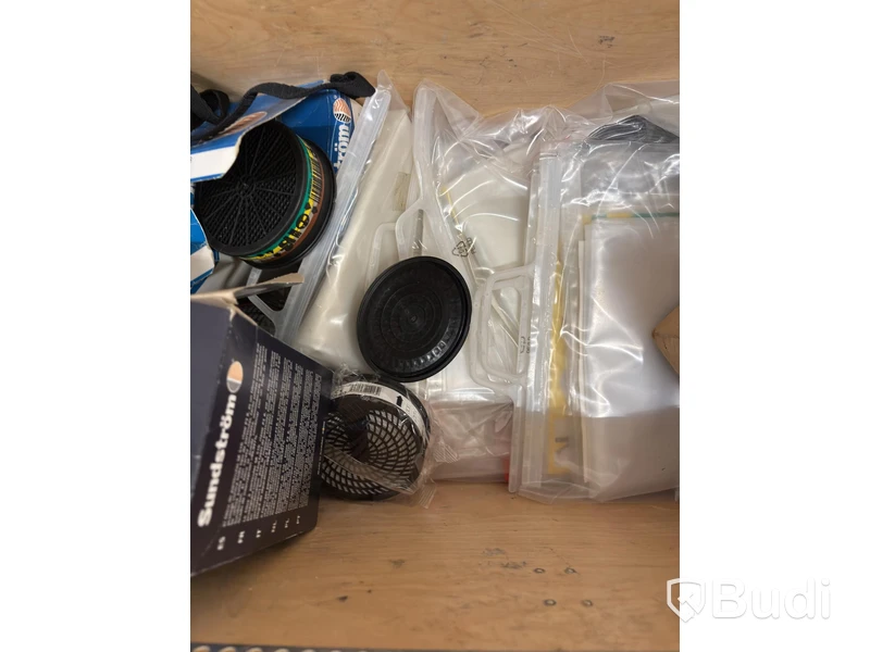 Sundström respiratory protection incl. various accessories