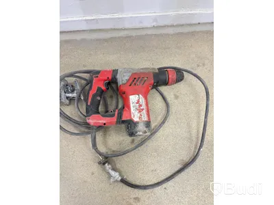 2 Milwaukee tools