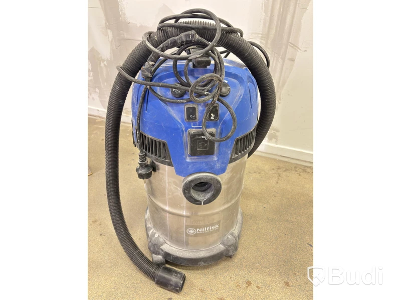 Nilfisk vacuum cleaner and Wibe ladder