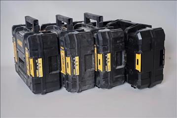 Verktygspaket Dewalt Multiverktyg, Borrhammare, Korslaser, Slagskruvdragare, Skruvdragare, och Dyckertpistol med batteri och laddare