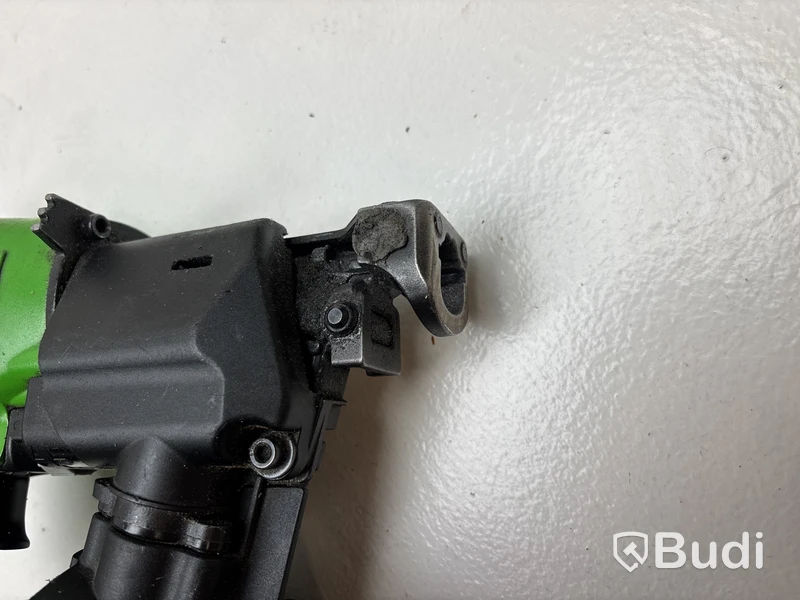 Spikpistol Esseve CRN 15/45, inkl. parti med skruv och spik