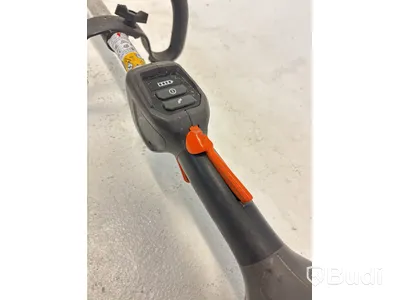 Batteridriven motorsåg och 2 st. kombinationsgrästrimmer
