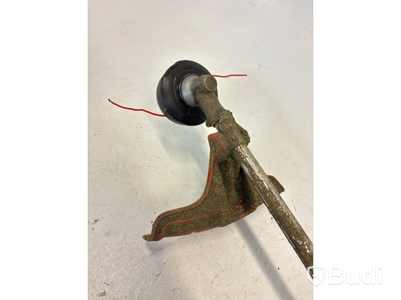 Batteridriven motorsåg och 2 st. kombinationsgrästrimmer