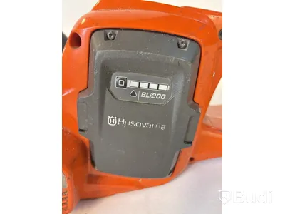 Batteridriven motorsåg och 2 st. kombinationsgrästrimmer