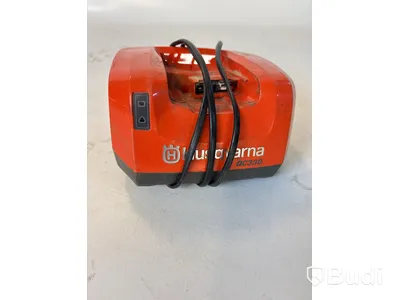 Batteridriven motorsåg och 2 st. kombinationsgrästrimmer