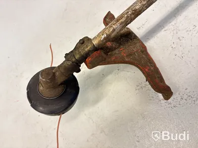 Batteridriven motorsåg och 2 st. kombinationsgrästrimmer