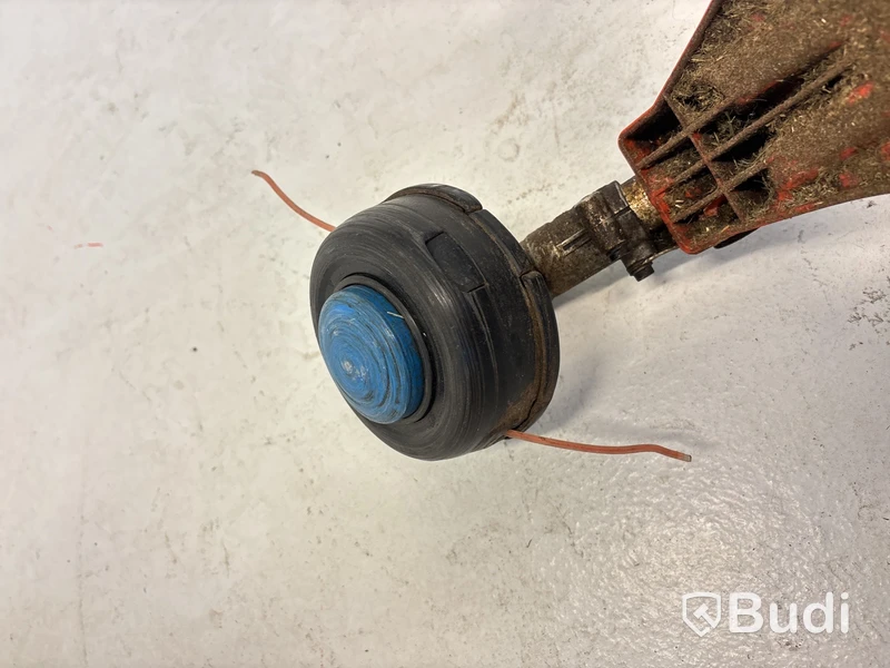 Batteridriven motorsåg och 2 st. kombinationsgrästrimmer