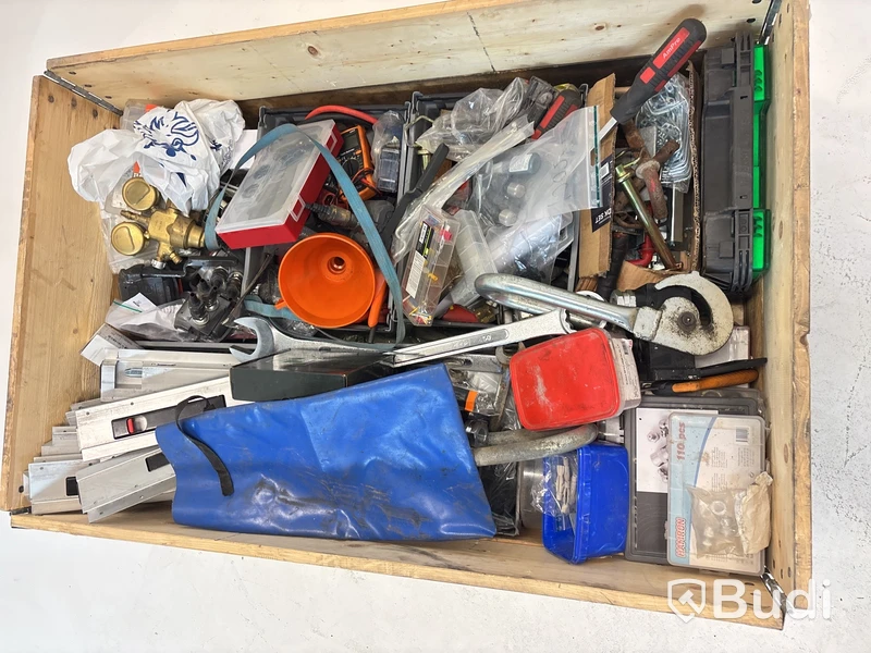 Diverse verktyg och redskap