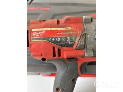 2 st. Mutterdragare Milwaukee med 2 st. batteri ock laddare