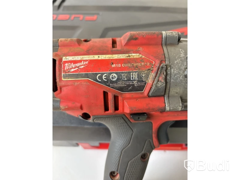 2 st. Mutterdragare Milwaukee med 2 st. batteri ock laddare