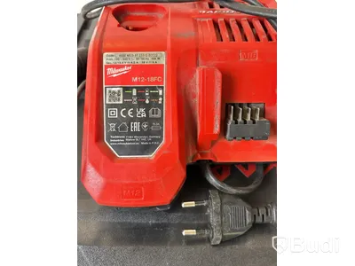 2 st. Mutterdragare Milwaukee med 2 st. batteri ock laddare