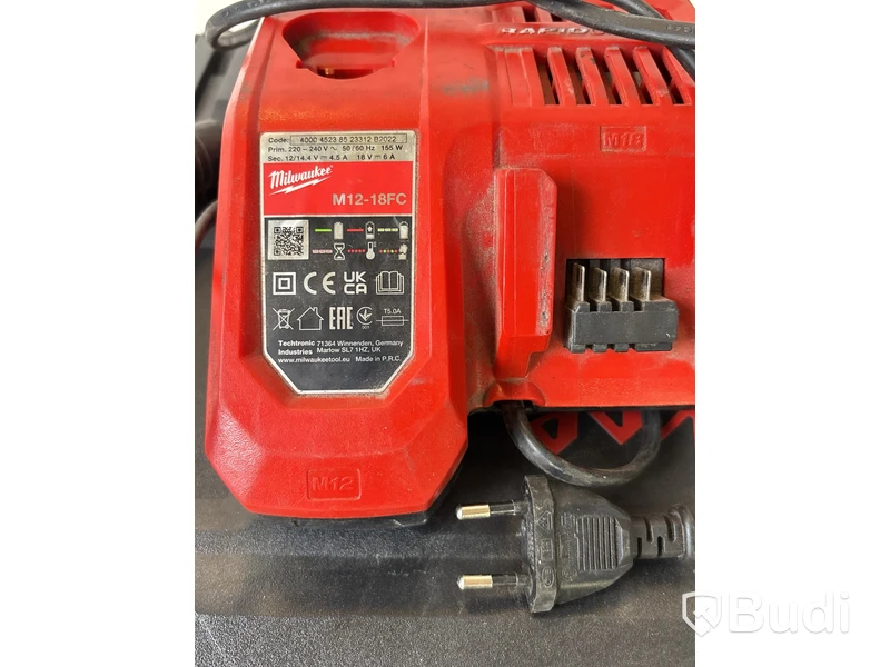 2 st. Mutterdragare Milwaukee med 2 st. batteri ock laddare