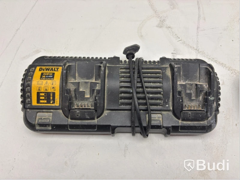 2 Dewalt batteries, DCB132 x2
