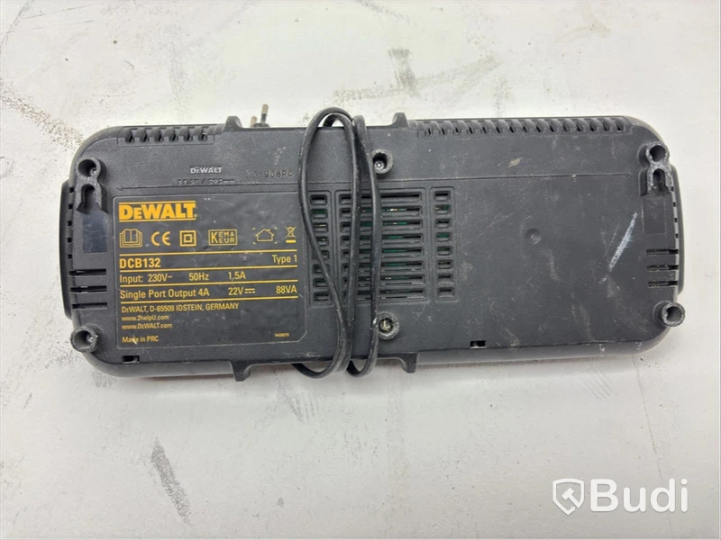 2 Dewalt batteries, DCB132 x2