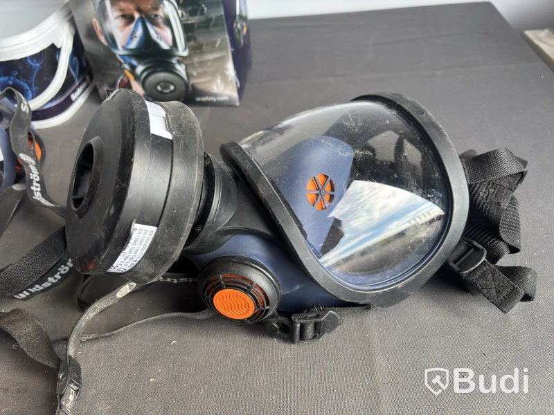 Sundström respirators, assorted