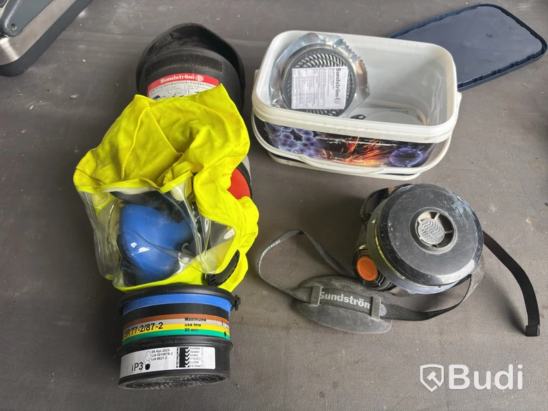 Sundström respirators, assorted