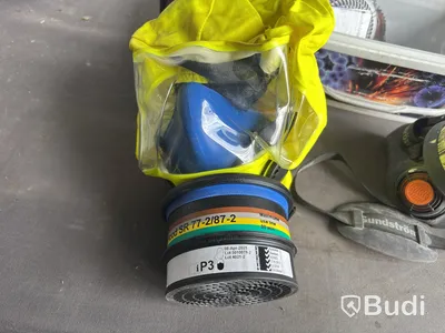 Sundström respirators, assorted