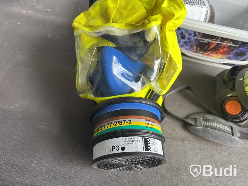 Sundström respirators, assorted