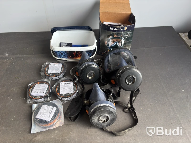 Sundström respirators, assorted
