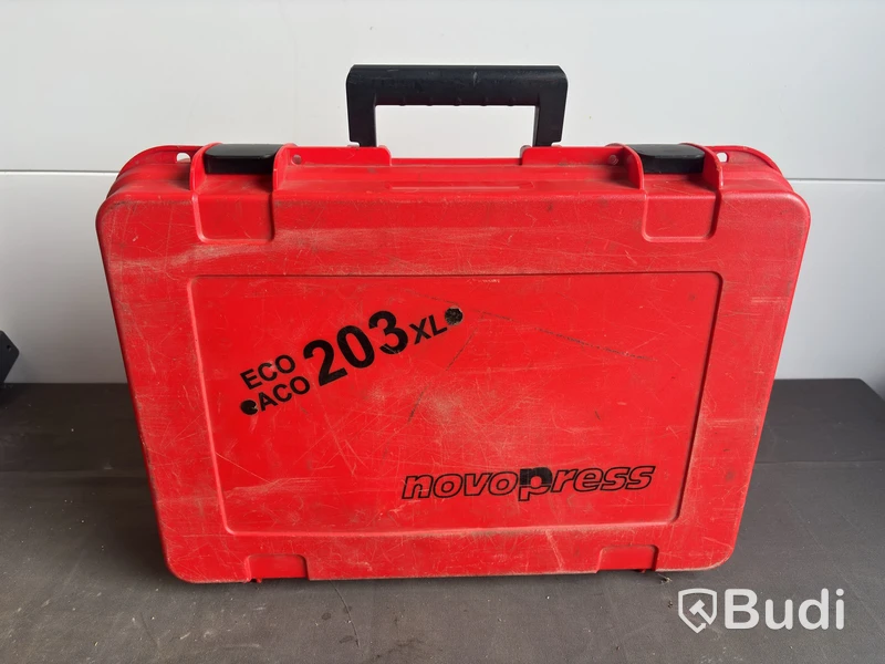 Novopress ACO203XL press tool, with battery and charger