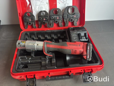 Pressverktyg Novopress ACO203XL, med batteri och laddare
