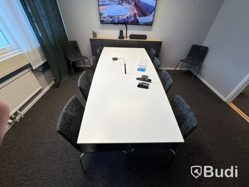 Konferensrum med smart-tv m.m.