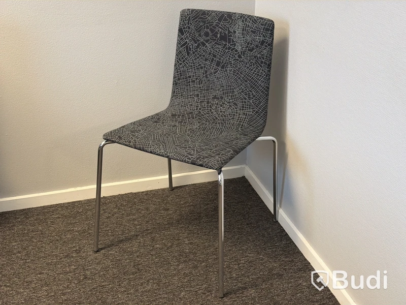 Konferensrum med smart-tv m.m.
