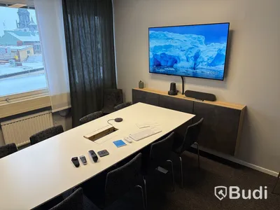 Konferensrum med smart-tv m.m.