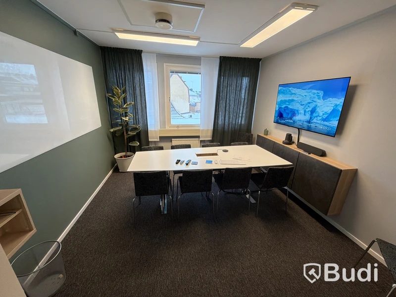 Konferensrum med smart-tv m.m.