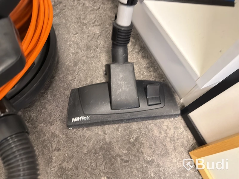 Nilfisk VP930 dammsugare & städutrustning