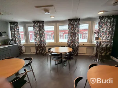 Möbler bl.a Kinnarps Riff stolar (stort parti)