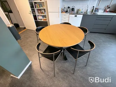 Möbler bl.a Kinnarps Riff stolar (stort parti)