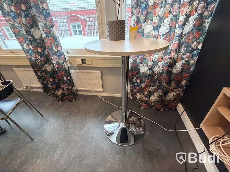 Möbler bl.a Kinnarps Riff stolar (stort parti)
