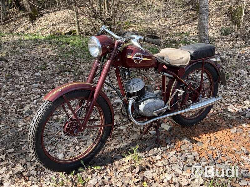 Motorcykel Monark M300 | 1830 mil | 150 cc | 1950