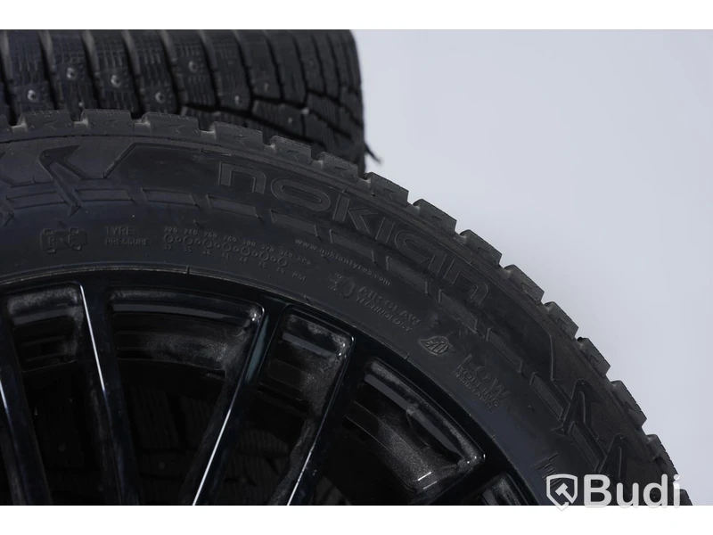 Vinterhjul Passar till Tesla Model X Nokian Hakkapeliitta 7 SUV 255/50R19 107T XL på AEZ fälg