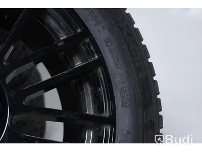 Vinterhjul Passar till Tesla Model X Nokian Hakkapeliitta 7 SUV 255/50R19 107T XL på AEZ fälg