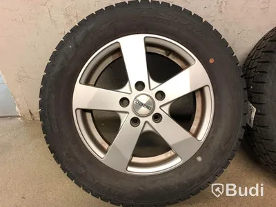 Vinterdäck på alufälg. Passar bl.a till Seat leon 195 65 R15. Däckdjup 7,7,7,7