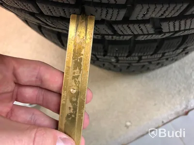 Vinterdäck på alufälg. Passar bl.a till Seat leon 195 65 R15. Däckdjup 7,7,7,7