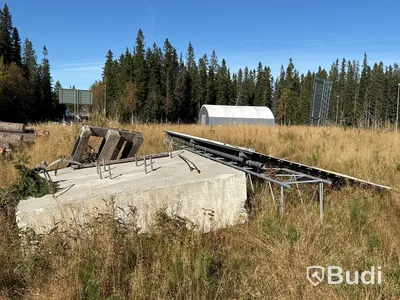 3 st skyltar med betongfundament