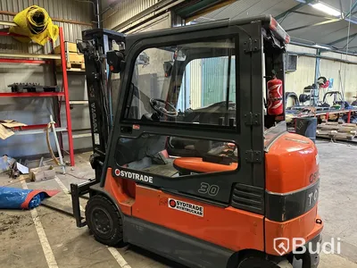Gaffeltruck Toyota 7FBMF30, 80V, 2010 trasig bakruta, batteriet urladdat vid ankomst.