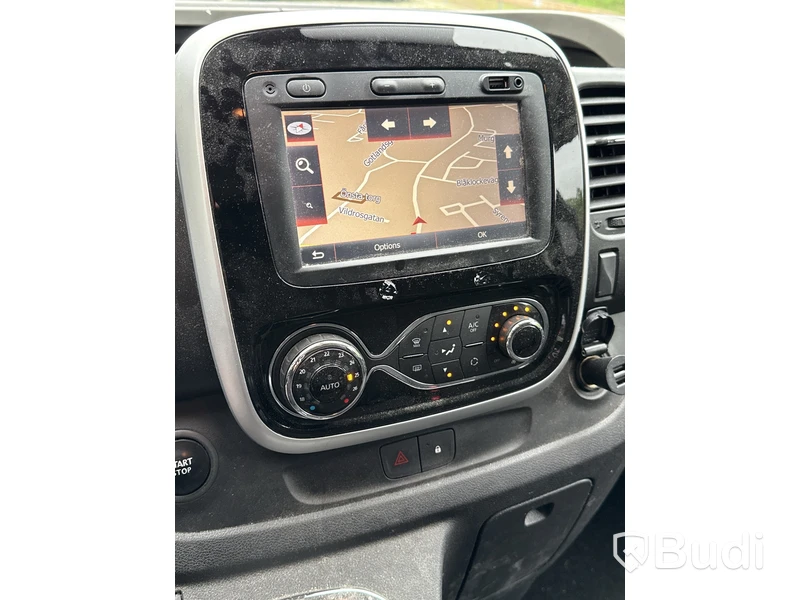 Renault Trafic 2.7t 1.6 dCi | 9990 mil | Loyds Smartfloor | 145 hk | 2018