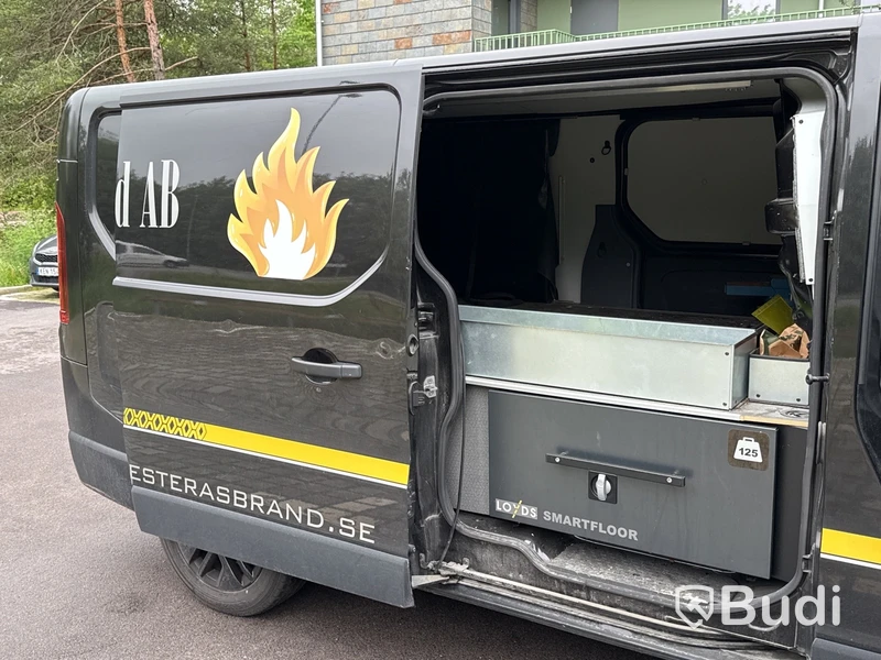 Renault Trafic 2.7t 1.6 dCi | 9990 mil | Loyds Smartfloor | 145 hk | 2018