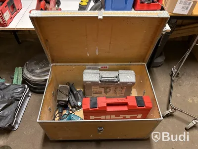 Parti brandtätningsmaterial Hilti m.m