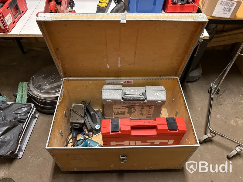 Parti brandtätningsmaterial Hilti m.m