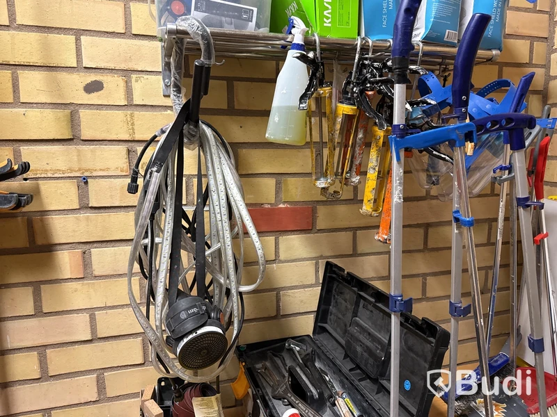 Parti brandtätningsmaterial Hilti m.m