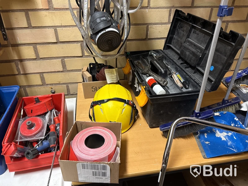 Parti brandtätningsmaterial Hilti m.m