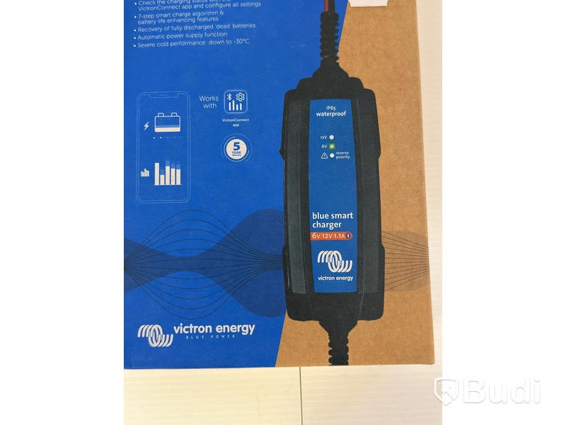 Victron Blue Smart Charger 6V/12V and 2 lamps