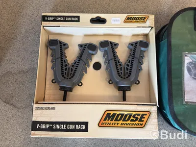 Moose V-Grip gun holder and 2 snow chains for ATV