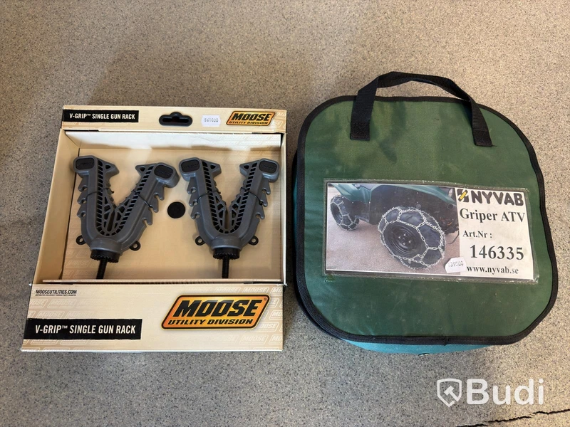 Moose V-Grip gun holder and 2 snow chains for ATV